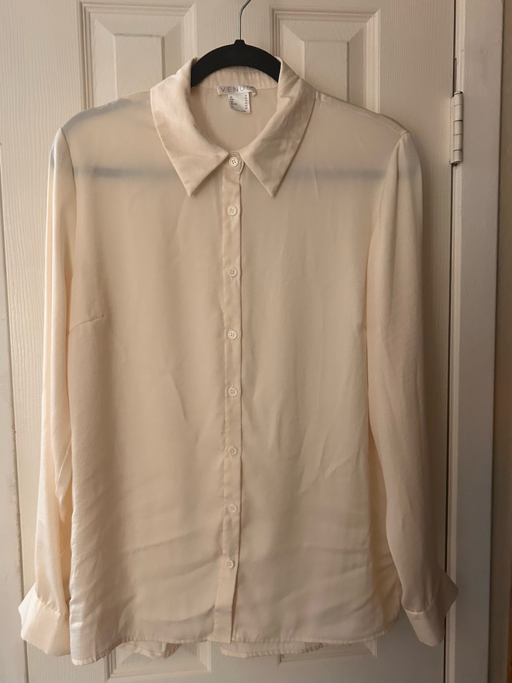 VENUS Cream Long-Sleeve Button-Up Shirt, Size 10